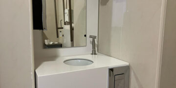 El Gobierno regional pone en servicio el primer aseo adaptado para personas ostomizadas de Cuenca