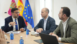 El Gobierno regional y Toro Verde abordan las formas en las que la Formación Profesional puede contribuir al desarrollo de este proyecto empresarial