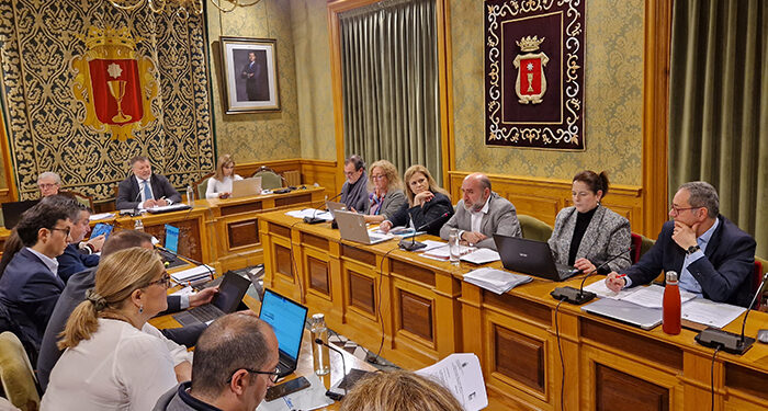 El Pleno del Ayuntamiento de Cuenca aprueba la modificación de la plantilla del Ayuntamiento dotando plazas de inspector y subinspector de Policía, oficial de Obras y técnico de Obras