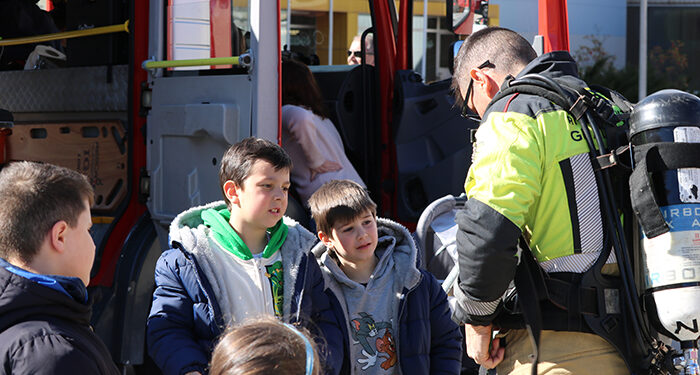 El ‘Peque Carnaval’ alegra la mañana en el Palacio Multiusos a los más pequeños