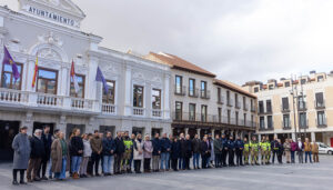 Guadalajara guarda un minuto de silencio por las víctimas del incendio en Valencia