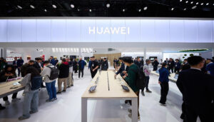 Huawei avanza a pasos agigantados y se presenta como marca mundial de gama alta en tecnología y moda en el Mobile World Congress 2024