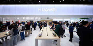 Huawei avanza a pasos agigantados y se presenta como marca mundial de gama alta en tecnología y moda en el Mobile World Congress 2024