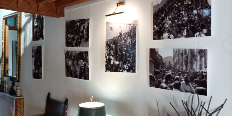 Entrevista. Fe y Tradición en el Amanecer Santo. Exposición en el Centro de Mayores de la calle de San Pedro