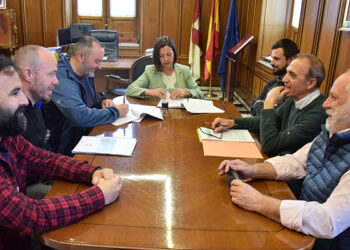 La Diputación de Cuenca y la Federación de Montaña de Castilla-La Mancha firman un convenio para la mejora y ampliación de los senderos de la provincia