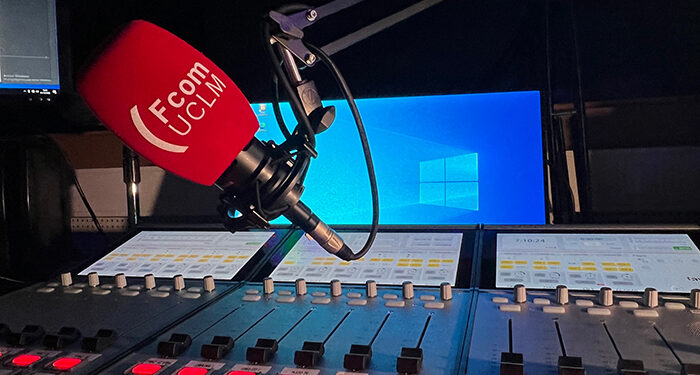 La Facultad de Comunicación celebra el Día Mundial de la Radio y sus cien años de historia