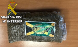 La Guardia Civil de Cuenca interviene en Valdeolivas una “pastilla” de hachís de 96 gramos