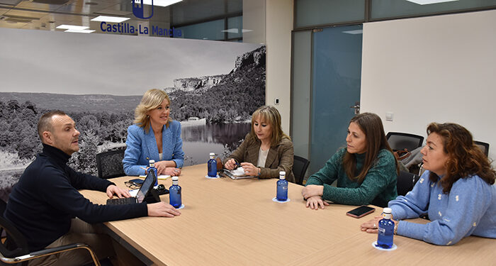 La Junta colaborará con la Asociación de Familiares y Enfermos de Alzheimer de Cuenca en la celebración de su vigésimo aniversario
