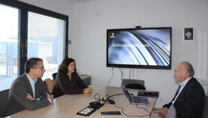 La presidenta de CEOE-Cepyme Guadalajara visita la empresa Hydro Aluminium en Azuqueca de Henares