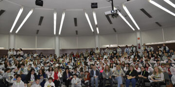 La UCLM promueve el interés por la investigación de un millar de escolares en el Día de la Mujer y la Niña en la Ciencia