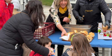 Más de 2.000 chorizos se repartieron este Jueves Lardero en La Concordia