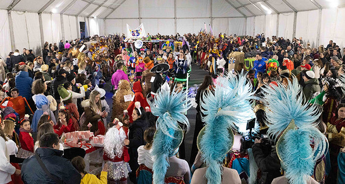 Más de trescientas personas participan en el Concurso de Disfraces de Carnaval