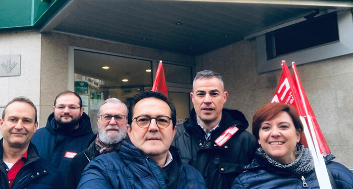 Más del 85% de las personas trabajadoras de Banca, Ahorro y Cooperativas de crédito secundan en Castilla-La Mancha la primera huelga parcial del todo el sector financiero 1 Más del 85% de las personas trabajadoras de Banca, Ahorro y Cooperativas de crédito secundan en Castilla-La Mancha la primera huelga parcial del todo el sector financiero