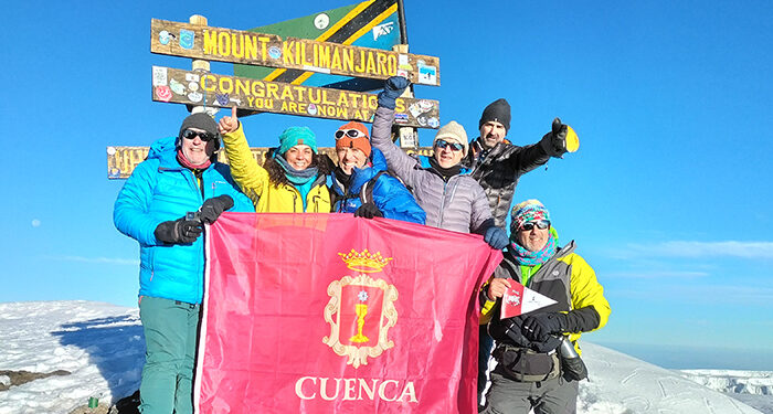 Miguel Ángel Rubio y su equipo de expedición cumplen el reto de ascender al Kilimanjaro “ahora está en manos de la gente terminarlo”