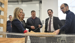 Milagros Tolón visita UFIL y muestra el apoyo del Gobierno de España a este programa