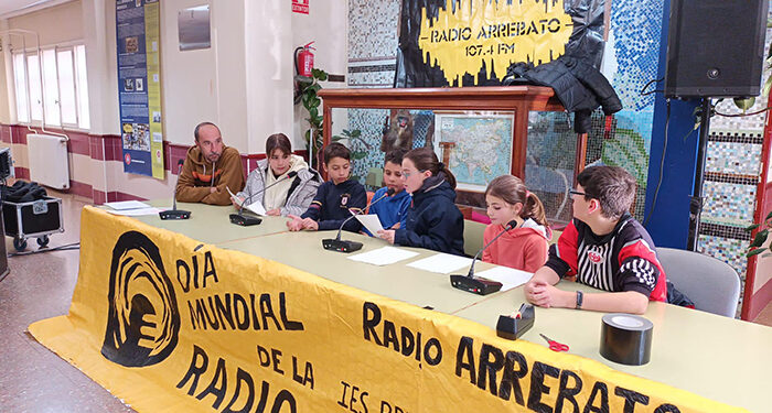Radio Arrebato y el IES Brianda de Mendoza celebran el Día Mundial de la Radio, en directo, el viernes 9 a partir de las 930