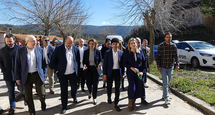 Teresa Ribera visita El Recuenco y Villanueva de Alcorón