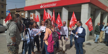 Tres de cada cuatro trabajadores de la banca secundan en CLM la huelga por su convenio colectivo