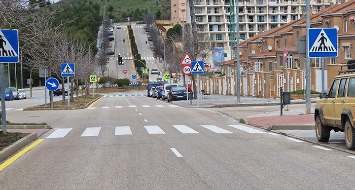 Avanza la renovación de la señalética de la ciudad por los barrios de Santa Teresa y Villa Román