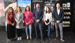 Dos personas atenderán a los visitantes en la Oficina de Turismo de la estación Fernando Zóbel