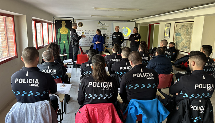 Efectivos de Policía Local de Cuenca se forman en el uso de los dispositivos electrónicos de control Taser Efectivos de Policía Local de Cuenca se forman en el uso de los dispositivos electrónicos de control Taser