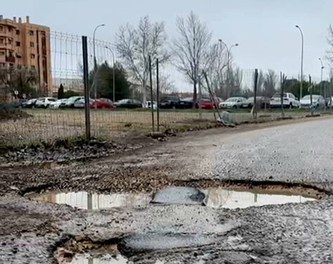 El PP en el Ayuntamiento de Cuenca urge actuaciones de asfaltado, conservación, iluminación y seguridad peatonal entre la bajada de Cáritas y la zona del mercadillo