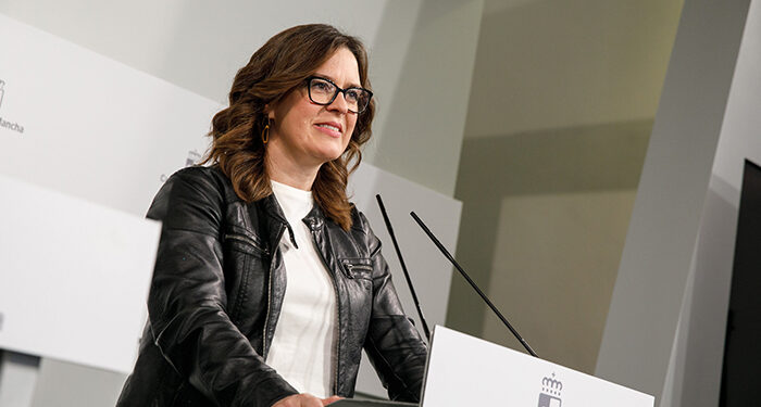 El umbral para acceder a las ayudas de libros de texto en Castilla-La Mancha se ampliará un 30 por ciento para que más familias puedan tener acceso a ellas 1 El incremento de las ayudas de libros de texto se ampliará a todos los cursos de Enseñanza Obligatoria para becar a cerca de 80.000 estudiantes