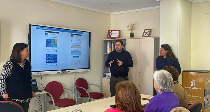 El programa RuralTIC forma a la población optense en tecnologías digitales 1 El programa RuralTIC forma a la población optense en tecnologías digitales