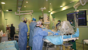 El servicio de Hemodinámica del Hospital de Cuenca realiza los primeros procedimientos de denervación renal para reducir la presión arterial