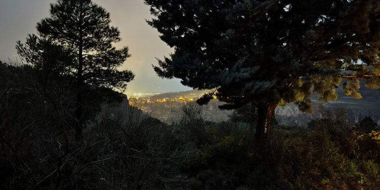 Miércoles Santo de Viento y lluvia a las 20:30 horas en el Cerro del Socorro de Cuenca