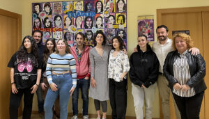 La Delegación de Igualdad luce ya el mural realizado por alumnado de la Escuela de Arte Elena de la Cruz para el acto del 8-M en Guadalajara
