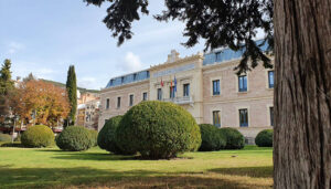 La Diputación de Cuenca invertirá 640.000 euros para mejorar las instalaciones deportivas de los colegios de hasta 25 niños