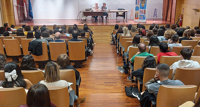 La Escuela de Arte Elena de la Cruz celebra la X edición de las Jornadas de Arte y Diseño 1 La Escuela de Arte Elena de la Cruz celebra la X edición de las Jornadas de Arte y Diseño