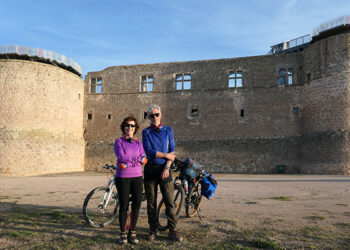 “La Historia en Bicicleta” celebra la primavera en Cuenca donde nos muestra la belleza de la Mancha Alta, su historia y poesía