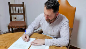 La Mancomunidad Campiña Baja renueva y modifica el acuerdo con SERCAMPO para la recogida de aceite doméstico usado