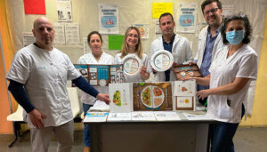 Las enfermeras del centro de salud Guadalajara-Sur desarrollan una actividad para promover la alimentación saludable entre la población