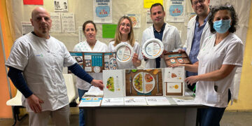 Las enfermeras del centro de salud Guadalajara-Sur desarrollan una actividad para promover la alimentación saludable entre la población