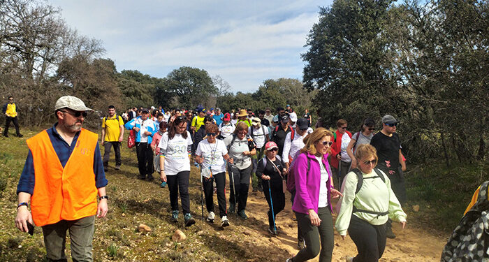 Más de 220 senderistas se dan cita en la décimonovena ruta de Campiñeando en Valdenuñoz Fernández