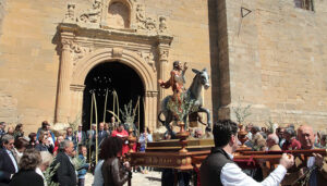 Pareja vivirá intensamente su Semana Santa y el posterior Abril Cultural