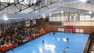 Renovado el alumbrado de la pista central ‘Paulino Fernández’ de El Sargal con iluminación LED