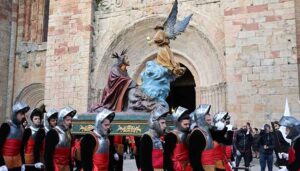 Sigüenza y sus 'Armaos' proponen una Semana Santa genuina y llena de fervor y pasión