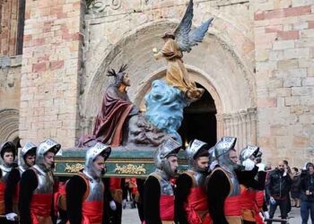 Sigüenza y sus ‘Armaos’ proponen una Semana Santa genuina y llena de fervor y pasión