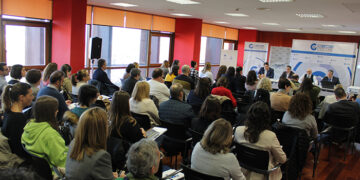 Un centenar de empresarios de Guadalajara se informan de la factura electrónica