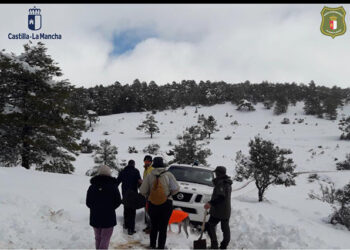 Agentes Medioambientales rescatan a cuatro personas atrapadas en un refugio en Huerta del Marquesado