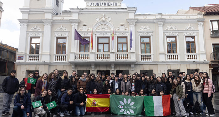 Alumnos del Liceo “Benedetto Cairoli” visitan el ayuntamiento de Guadalajara