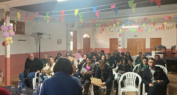 AMEP recibe una amplia respuesta social en su jornada de emprendimiento de La Hinojosa