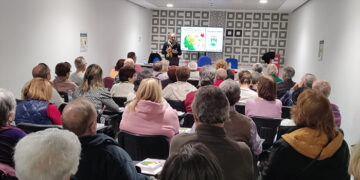 CCOO-Pensionistas y el gerontólogo Miguel Anxo Álvarez ofrecen en Guadalajara “una herramienta útil para contribuir a un envejecimiento activo de nuestros mayores”