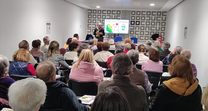 CCOO-Pensionistas y el gerontólogo Miguel Anxo Álvarez ofrecen en Guadalajara “una herramienta útil para contribuir a un envejecimiento activo de nuestros mayores” 1 CCOO-Pensionistas y el gerontólogo Miguel Anxo Álvarez ofrecen en Guadalajara “una herramienta útil para contribuir a un envejecimiento activo de nuestros mayores”