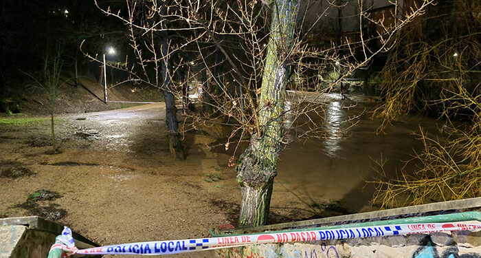 Cerrados los accesos al río Júcar tras doblar su caudal