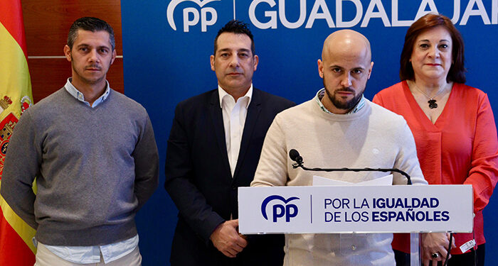 Corral reprocha a Blanco que “huya por intereses personales y deje tirados a los vecinos de Azuqueca” 1 Corral reprocha a Blanco que “huya por intereses personales y deje tirados a los vecinos de Azuqueca”